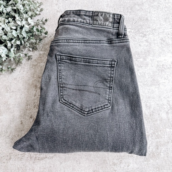 American Eagle Outfitters Denim - American Eagle Grey Stretch Mom Jean Size 4